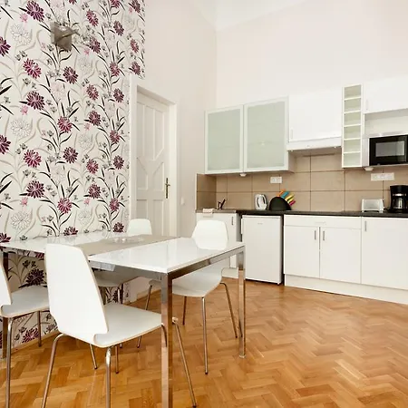 Budapestay Apartment *