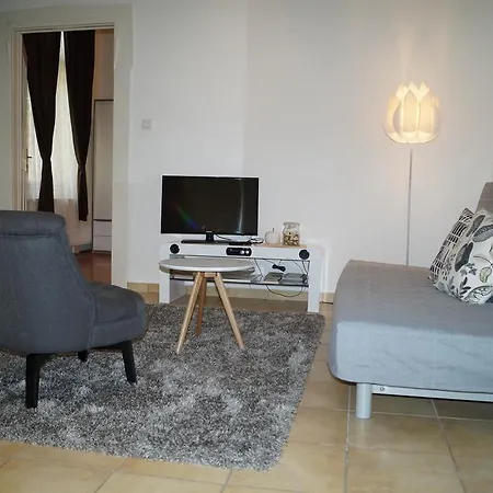 Budapestay Apartment *
