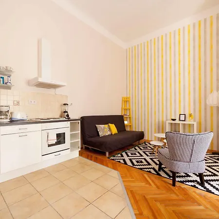Budapestay Apartment *
