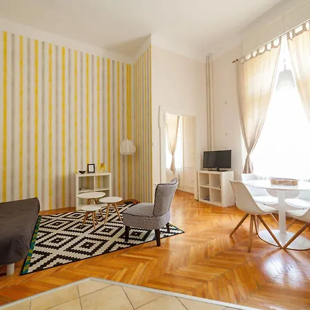 Budapestay Apartment *