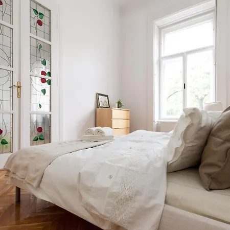 Budapestay Lägenhet *