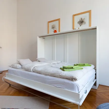 Budapestay Lägenhet *