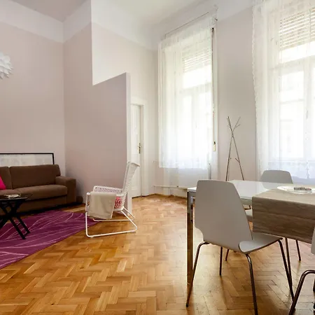 Lägenhet Budapestay *